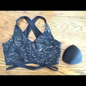 Fabletics Natalia Midi Sports Bra, size large.
